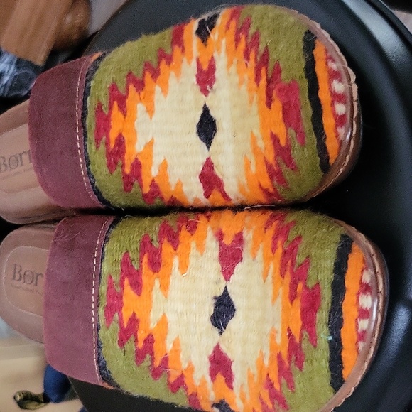 Aztec Style Clogs - Picture 2 of 3